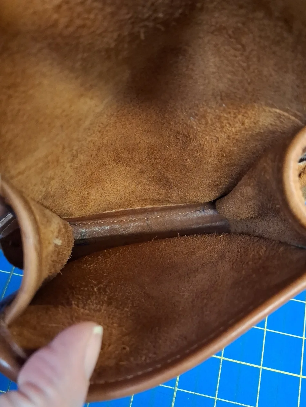 Vintage Coach Brown Leather Crossbody Bag Turn-Lock Brass Closure